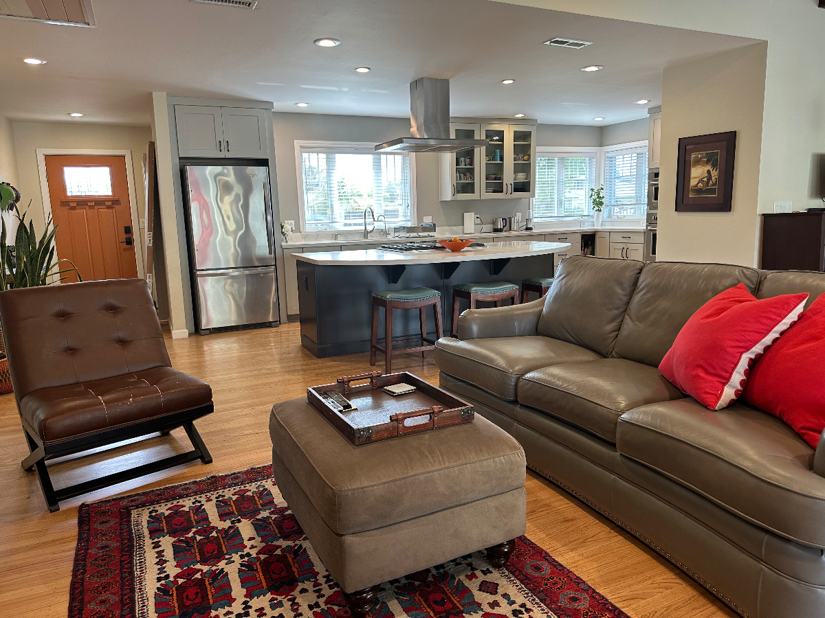 BEAUTIFUL 3BD/1BTH, OPEN PLAN, OUTDOOR OASIS, CLOSE TO EVERYTHING - Photo 3