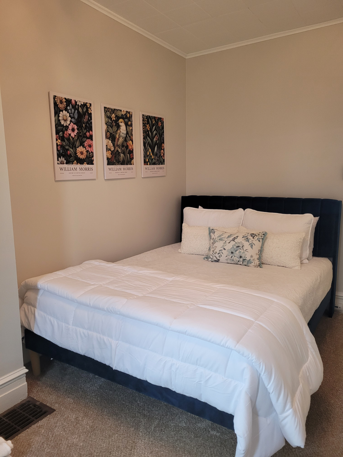 Modern, Clean & Comfy - Photo 8