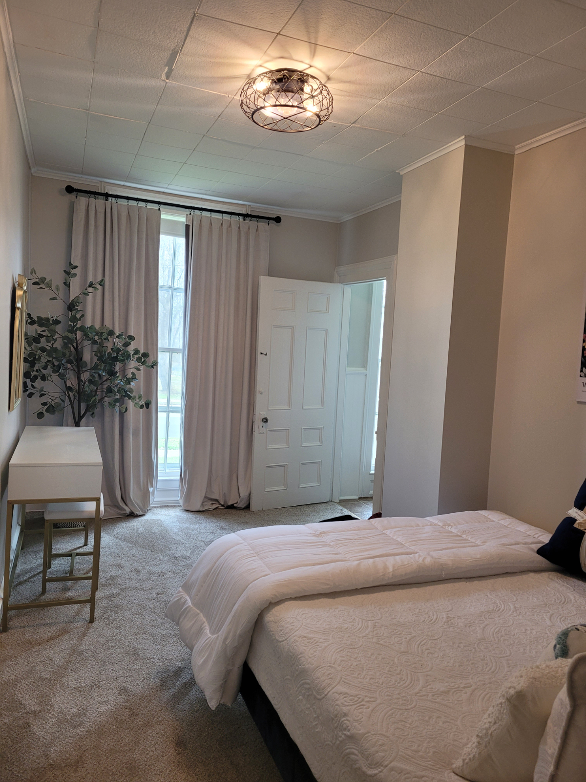 Modern, Clean & Comfy - Photo 9