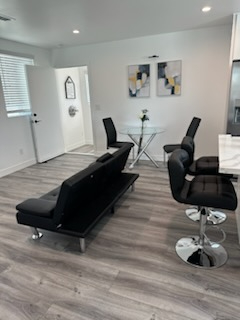 Modern Comfort and Smart Living in the Heart of L.A. - Housekeeping Included - Photo 6