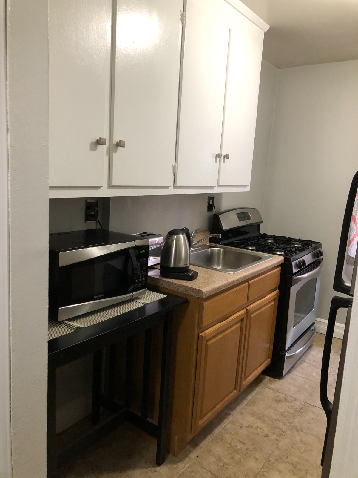 Comfortable and Quiet Yonkers property with convenient commute into Manhattan - Photo 1