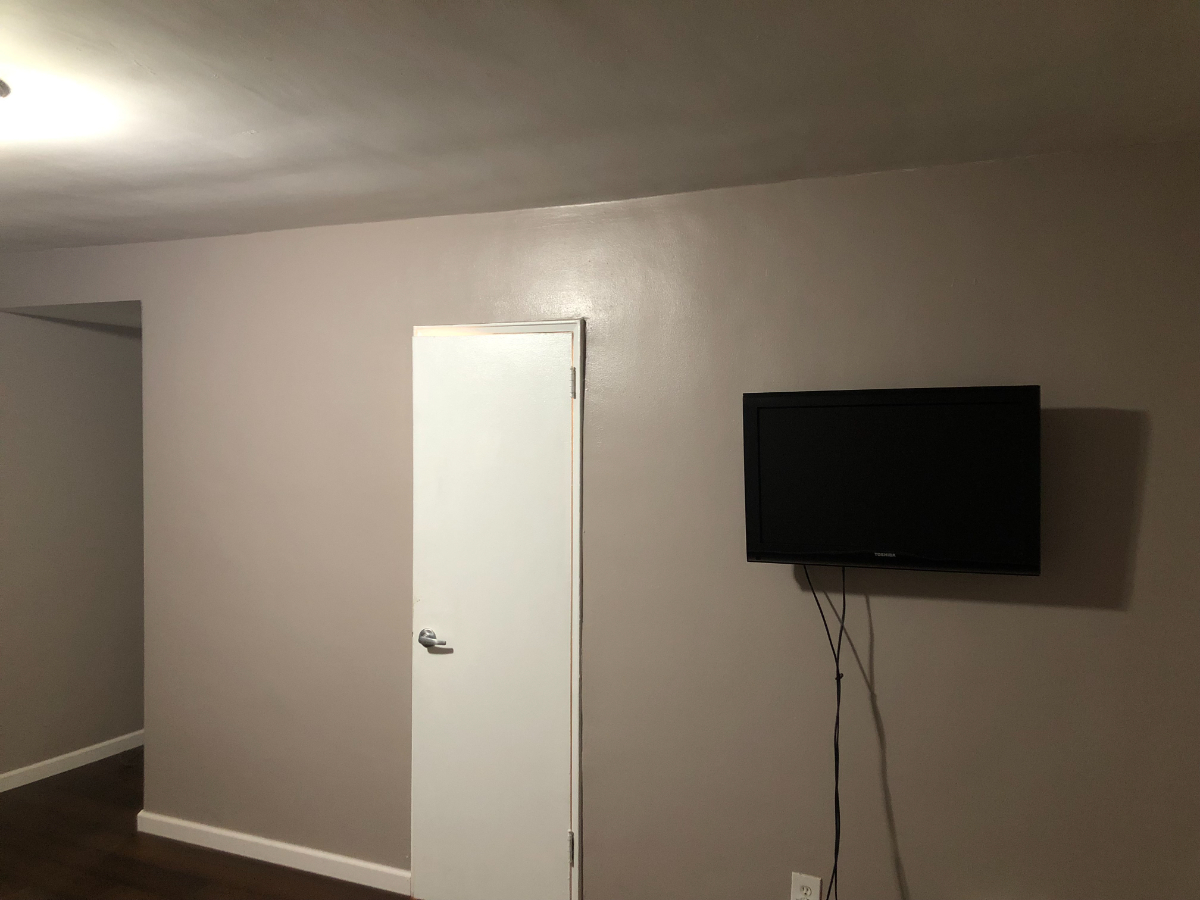 Comfortable and Quiet Yonkers property with convenient commute into Manhattan - Photo 4