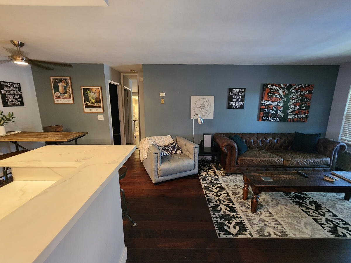 Comfortable condo living, centrally located in San Diego - Photo 3