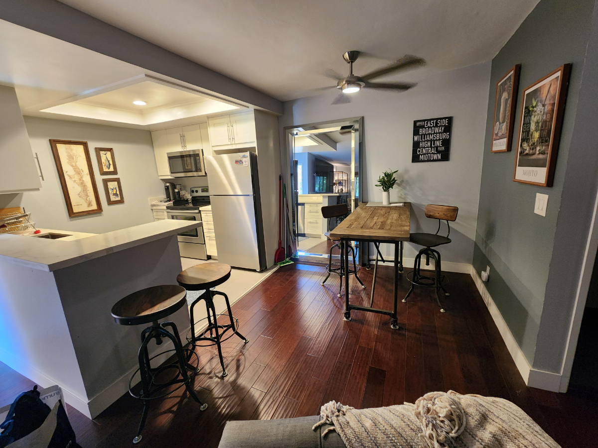 Comfortable condo living, centrally located in San Diego - Photo 6