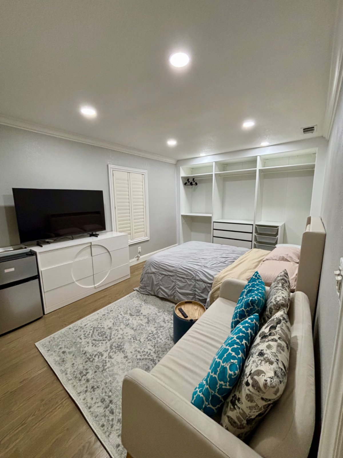 Remodeled MasterSuite in Downtown Castro Valley
