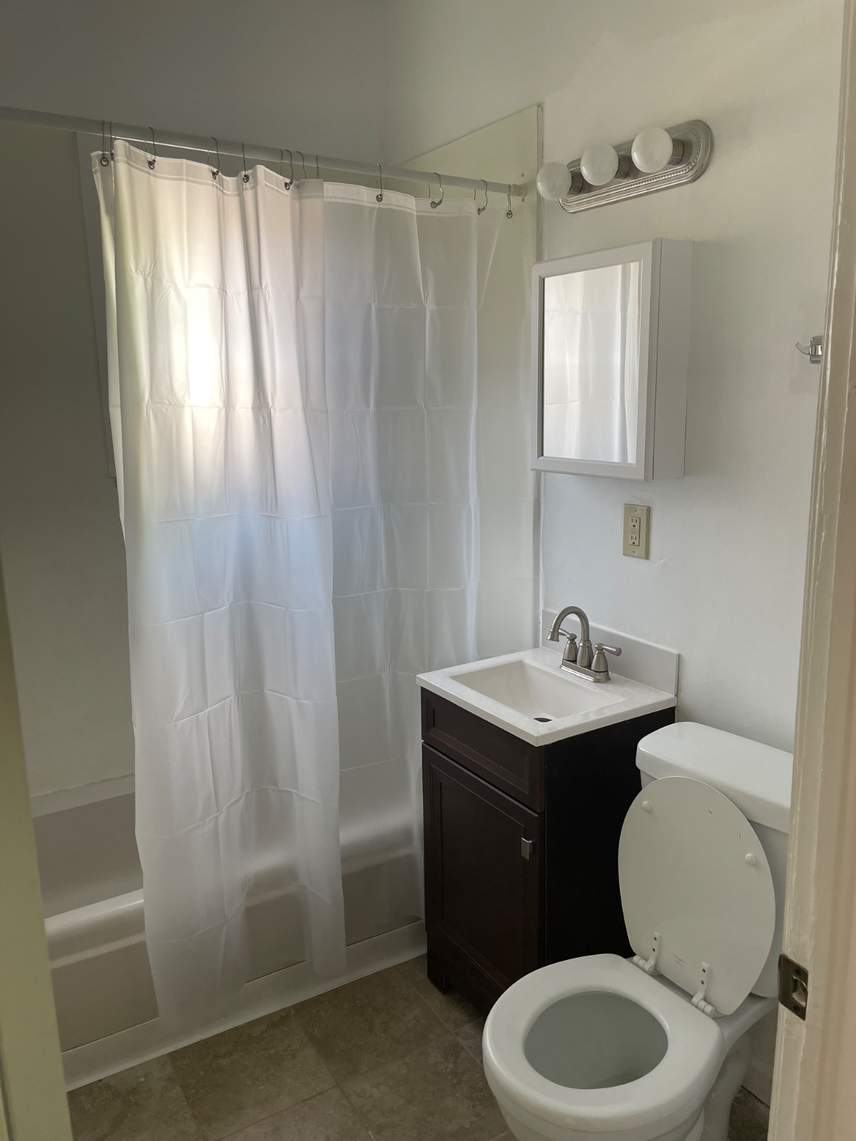 Newly Renovated Room for rent in Troy, NY - Photo 3