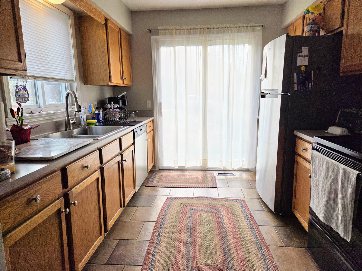 Fairport Village Townhouse - Photo 6