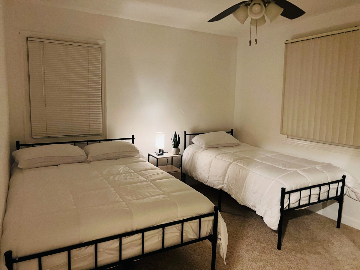 2 bed/1 bath Townhouse - 4 min drive to Fortotten metro, hospitals & gym, in a quiet neighborhood - Photo 11