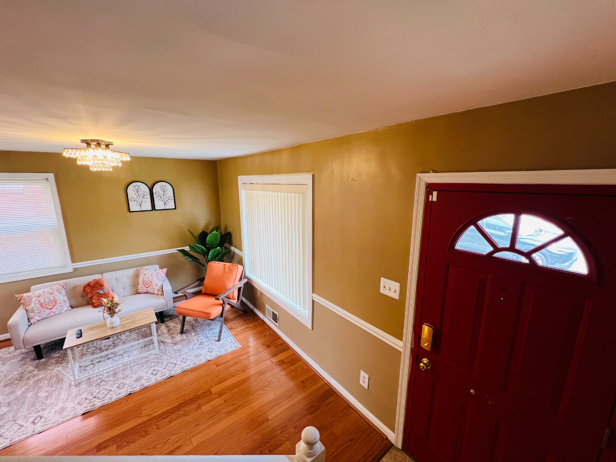 2 bed/1 bath Townhouse - 4 min drive to Fortotten metro, hospitals & gym, in a quiet neighborhood - Photo 4