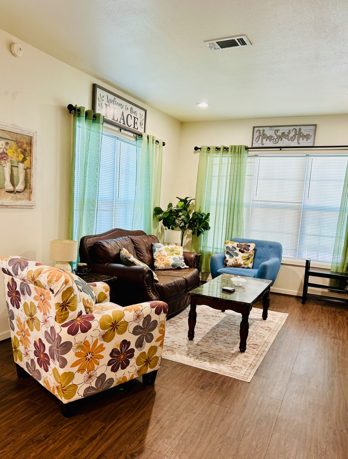 Cozy 1940s Home - Photo 8