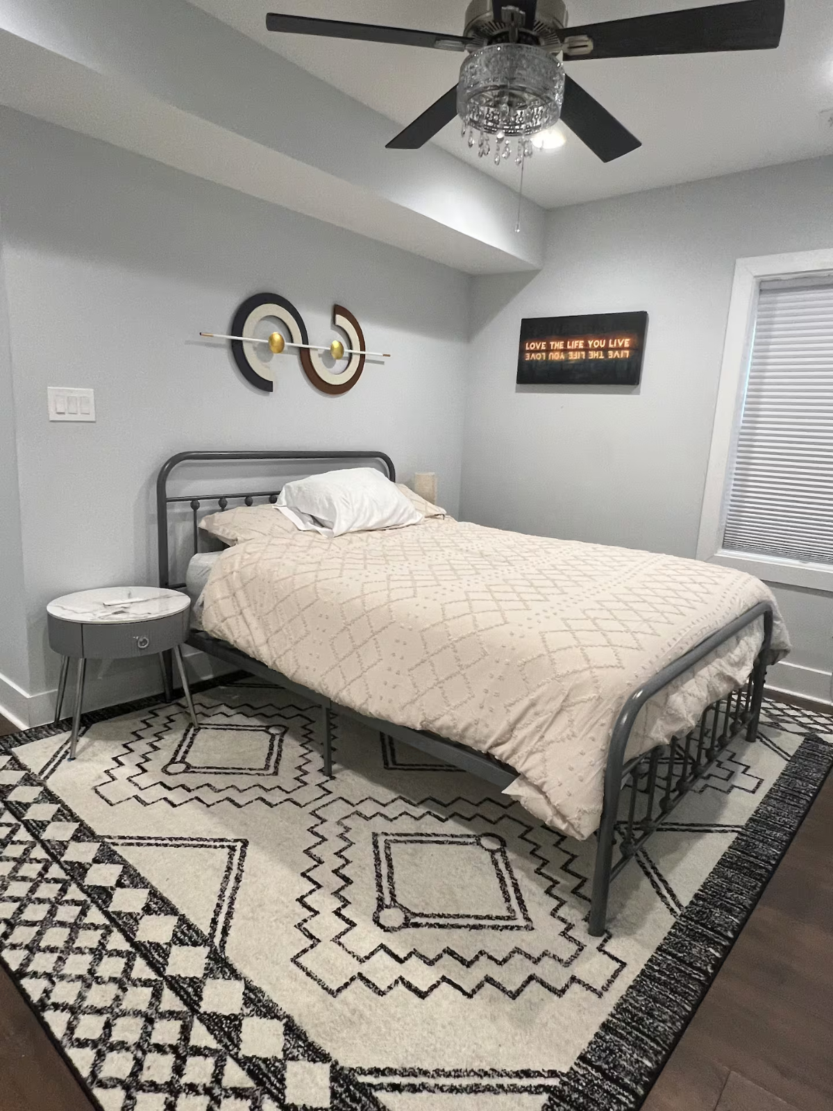 Stylish Furnished 3BR and 3.5BA Townhome in the Heart of Petworth - Photo 8