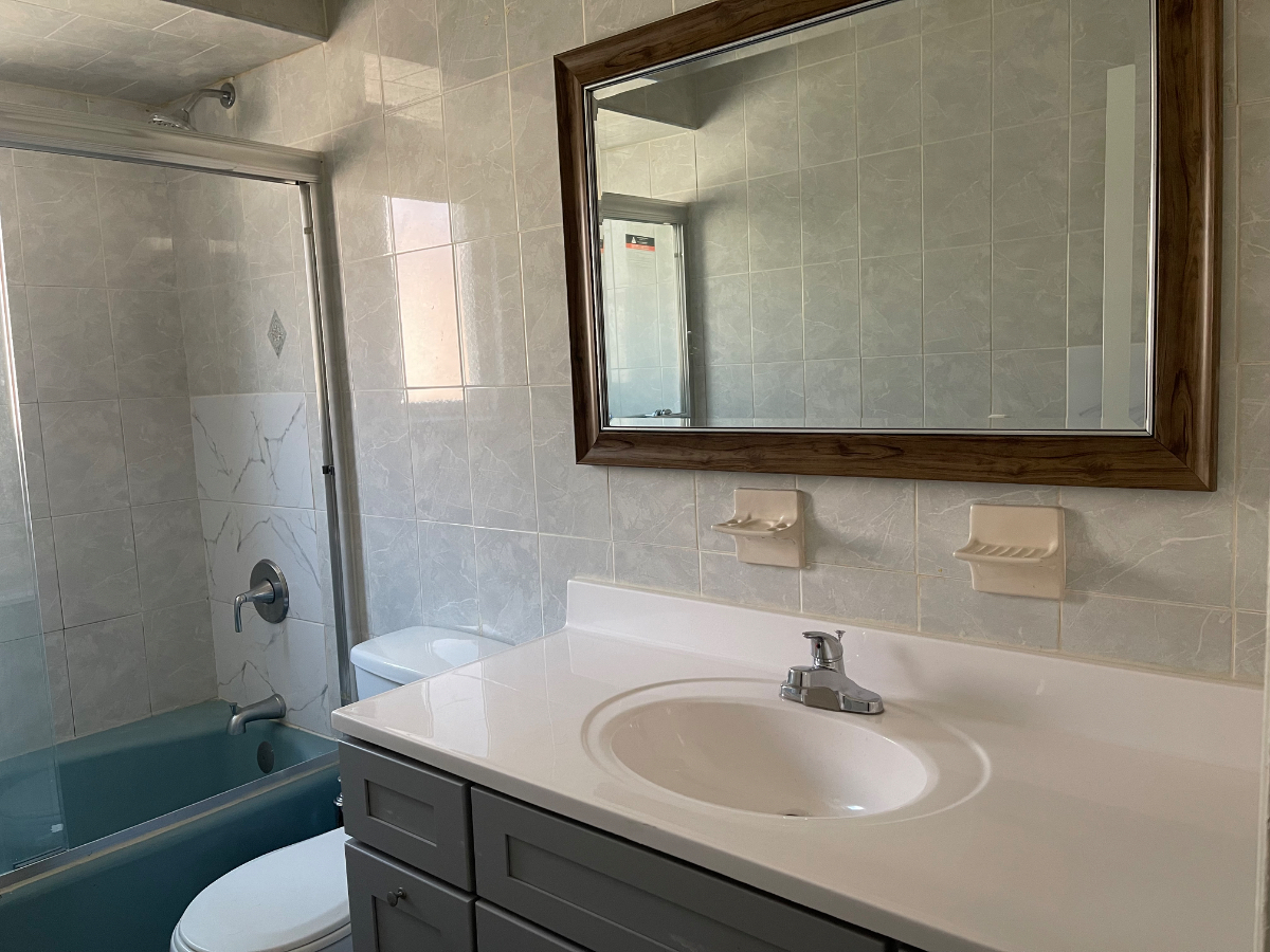 Rooms Near Brookdale Hospital - Photo 6