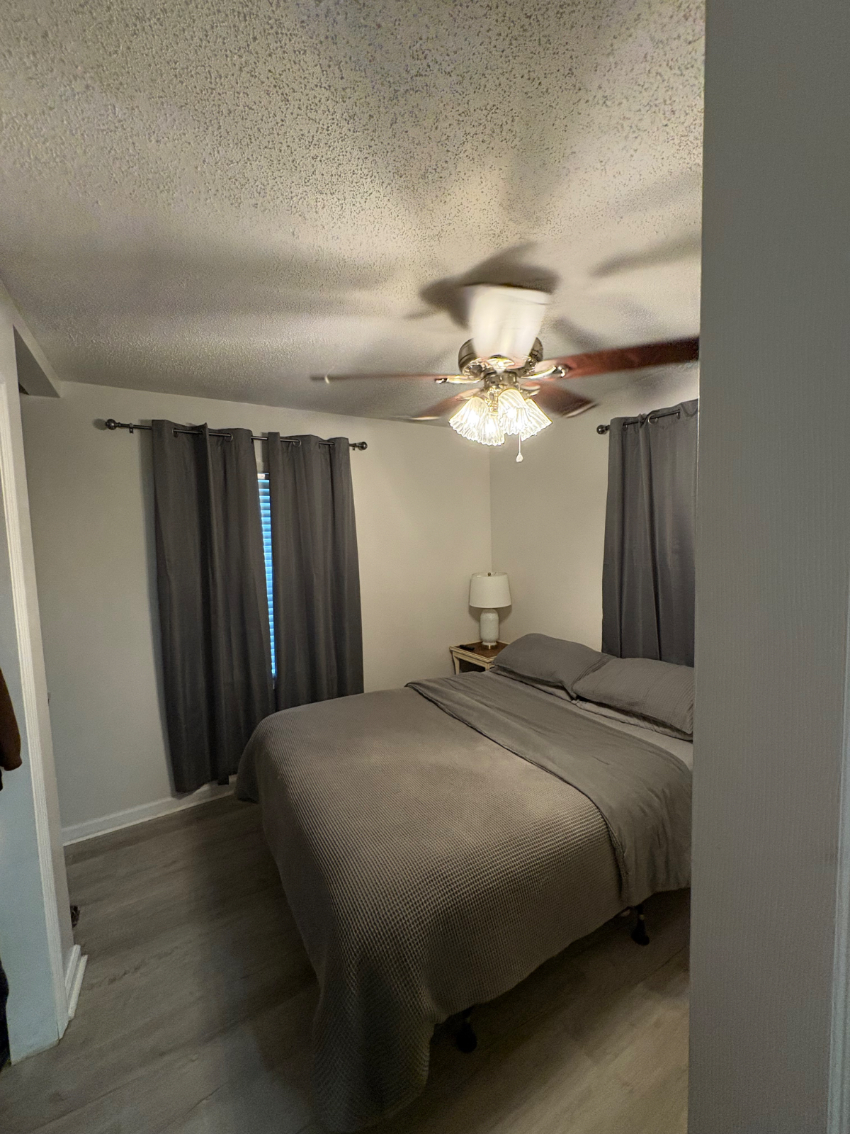 Updated 2 bedroom home - Photo 4