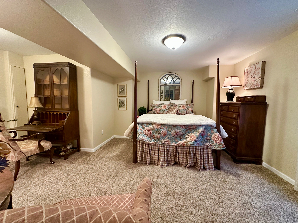 In-law Suite with Private Bath in Lone Tree - Photo 3