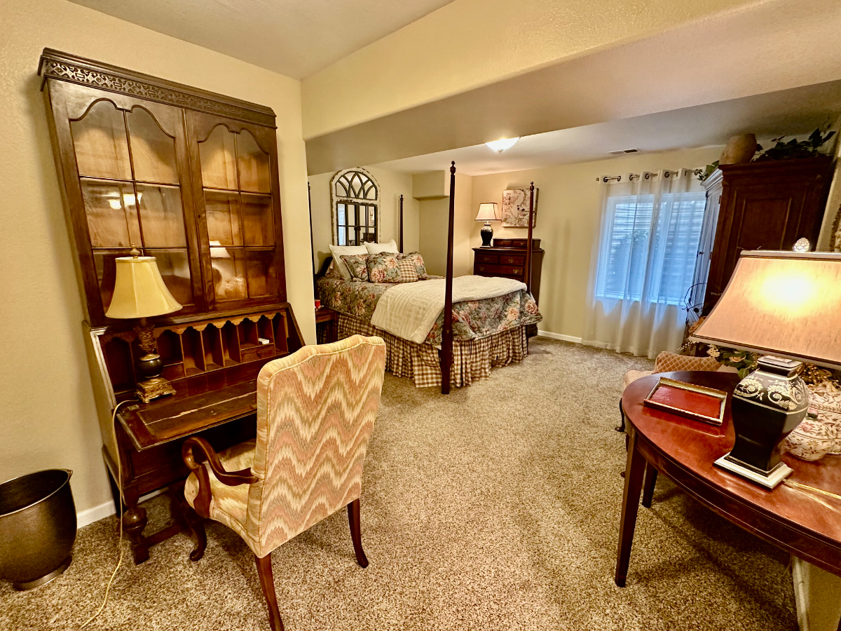 In-law Suite with Private Bath in Lone Tree - Photo 4