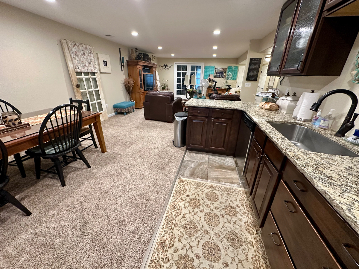 In-law Suite with Private Bath in Lone Tree - Photo 10