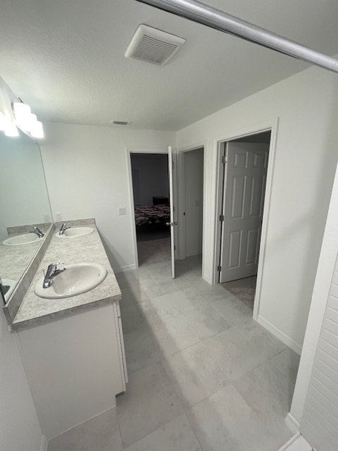 Brand new and spacious home in sunny Florida - Photo 6