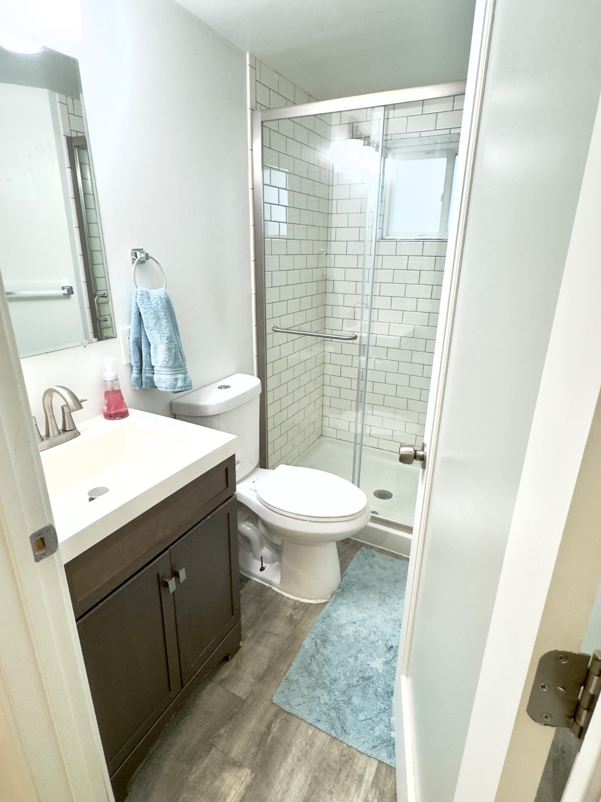 Spacious 1BR/1BA English Basement Near Shops & Restaurants - Photo 8