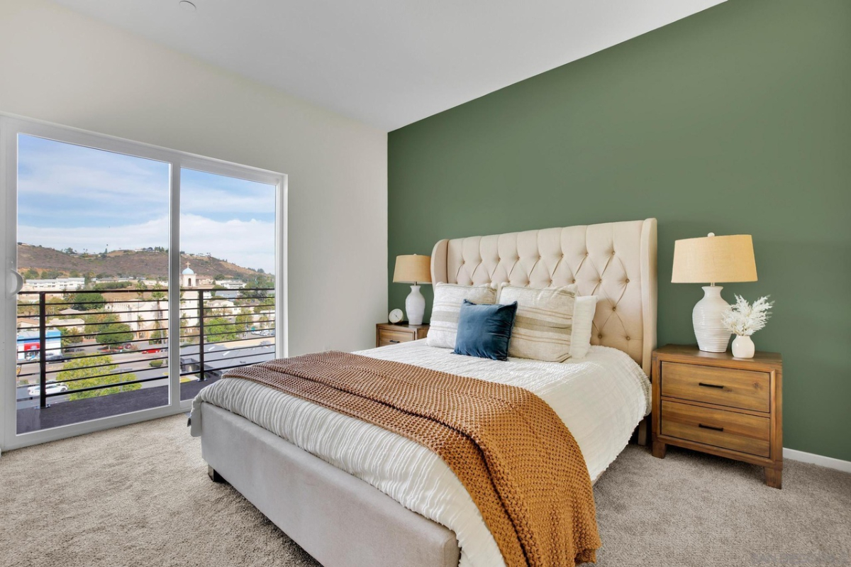 Private Rooms in Shared 3-Level Condo with High-End Finishes - Quiet Complex Near Downtown