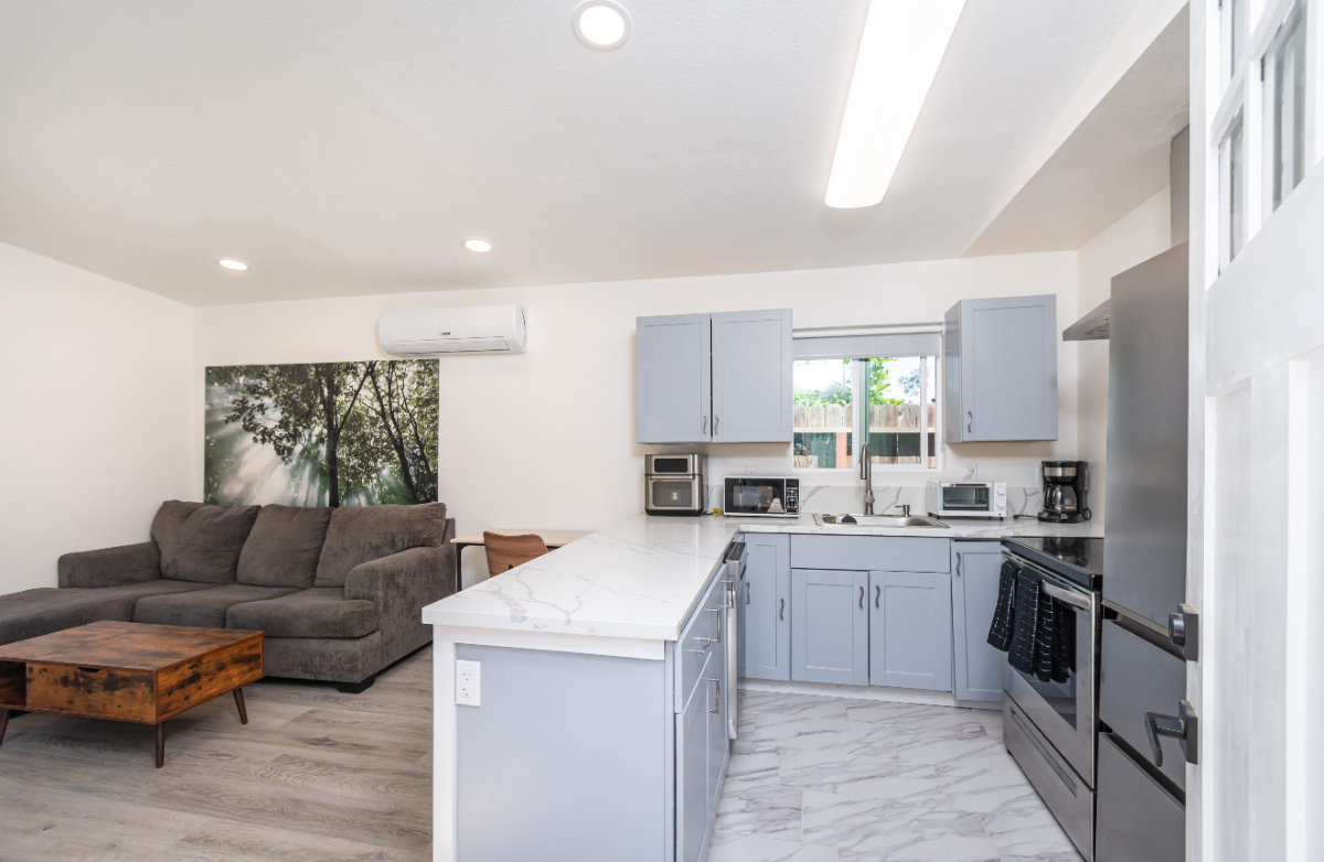 Private ADU/Guest House - Newly remodeled, Fully Furnished in heart of Sacramento - Photo 4