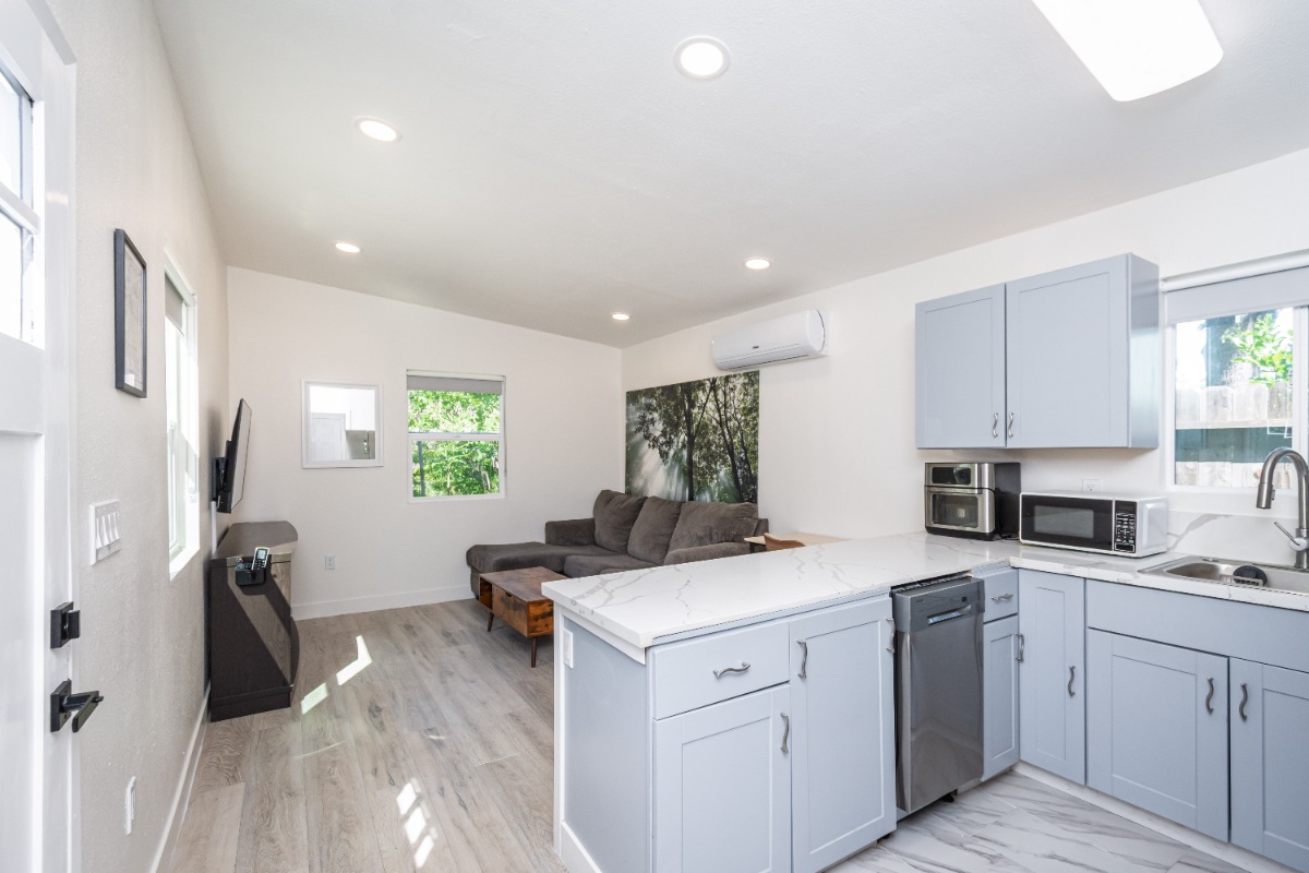 Private ADU/Guest House - Newly remodeled, Fully Furnished in heart of Sacramento - Photo 5