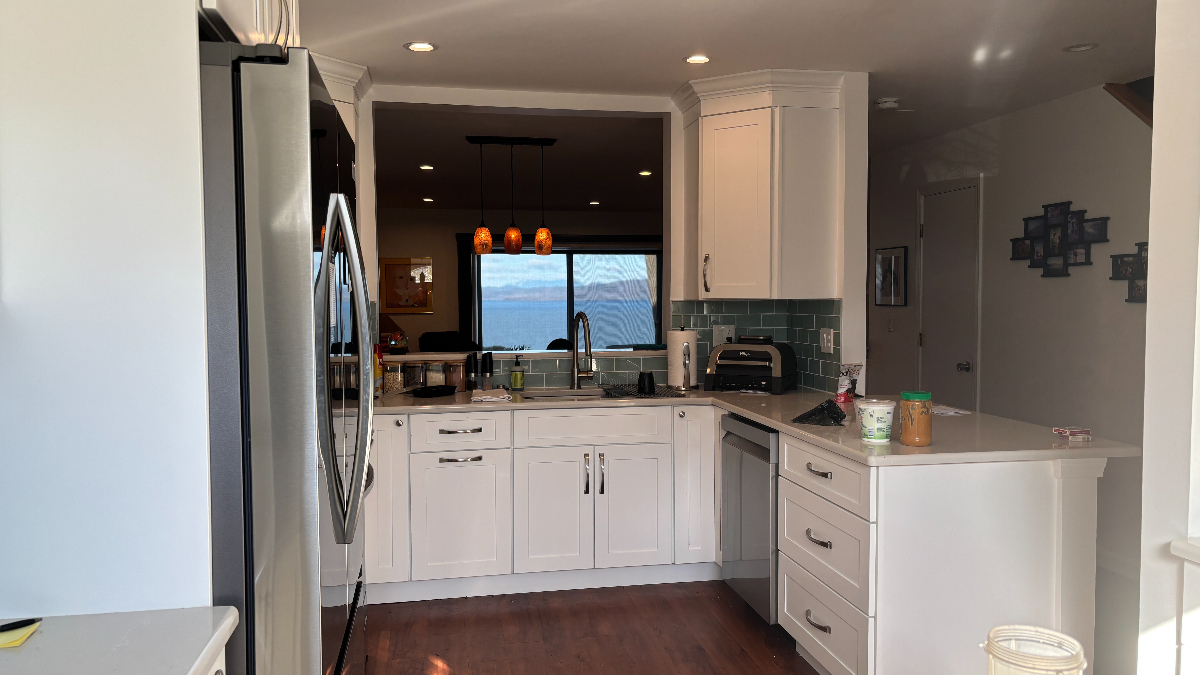 Luxury Lakefront Living in Remodeled Prestigious North End Condo - Photo 5