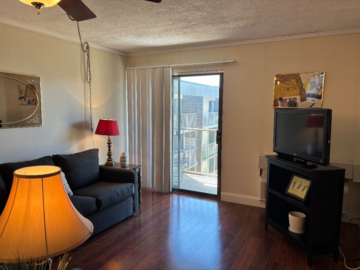 Top-floor, Pool-view, Extended Unit (HOA included) - Photo 11