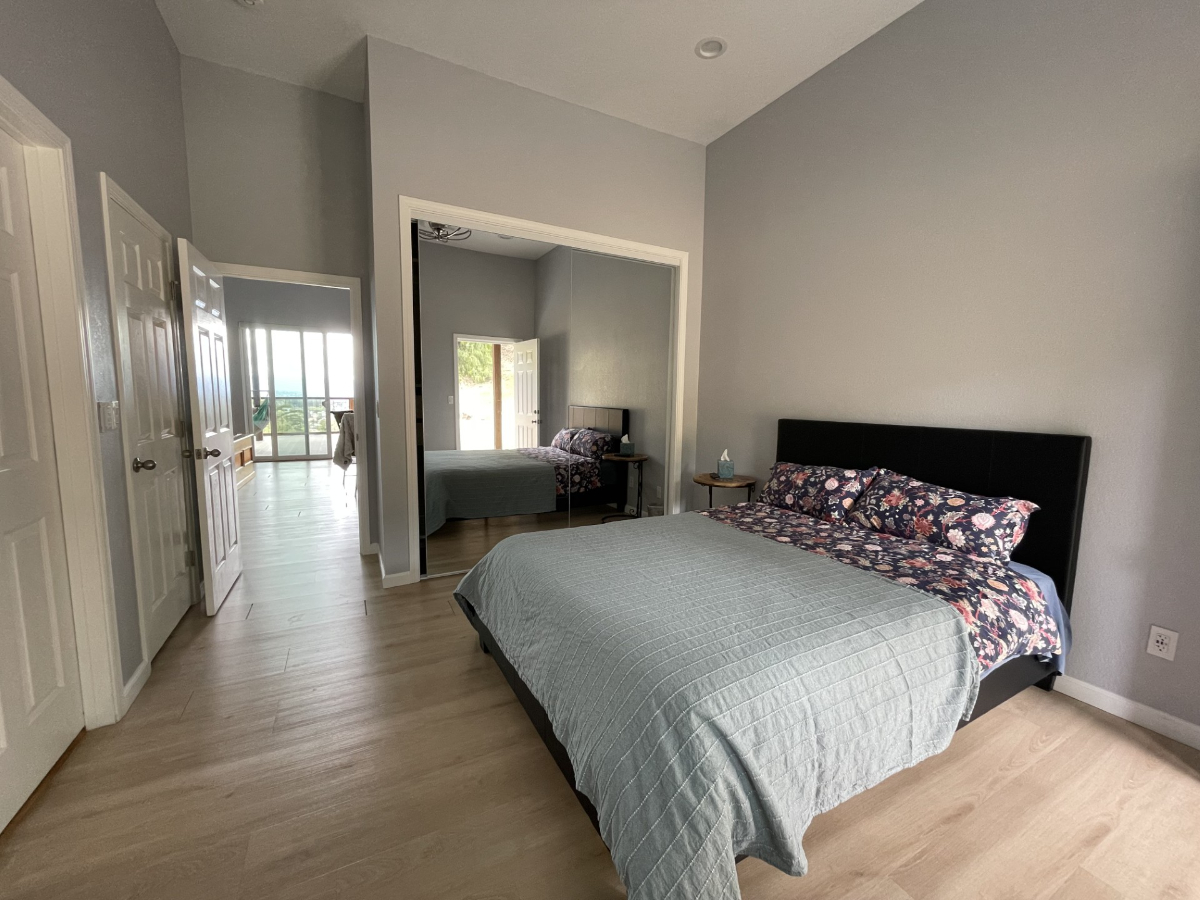 Comfy Furnished Bedroom w/ Ensuite & Parking