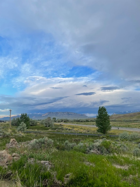 Cabin with Beautiful Mountain views - Photo 2
