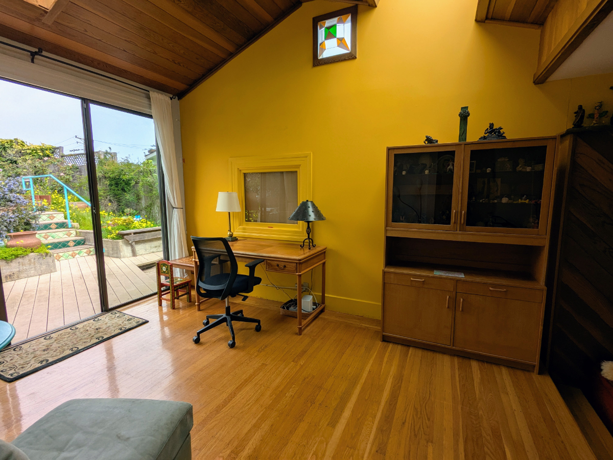 Relax with the whole family at this peaceful and unique oasis nestled at the top of Bernal Heights. - Photo 4
