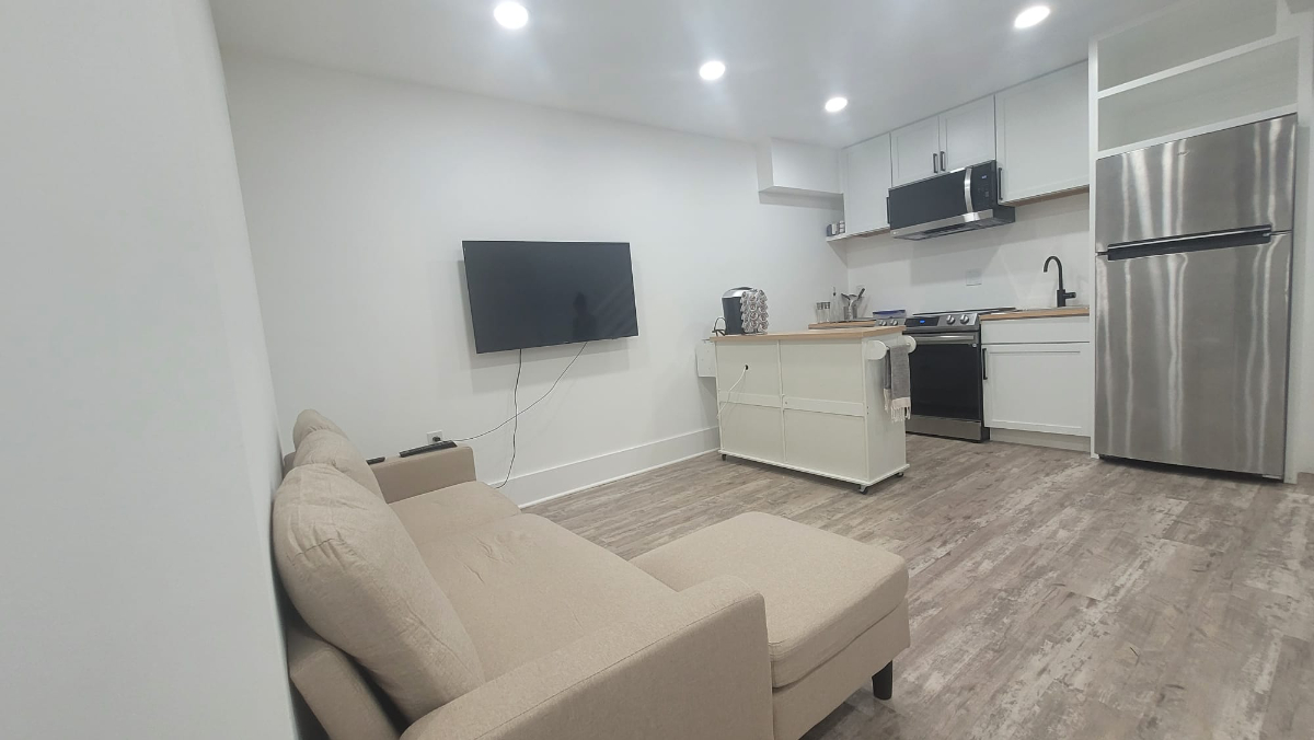 Fully Equipped 2BR Basement Apartment--Bike Station & Bus Just Steps Away - Photo 5