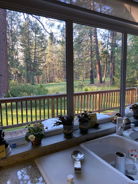 Peaceful Townhouse on Golf Course - 3BR, Loft, Near River, Trails, & Mt. Bachelor - Photo 1