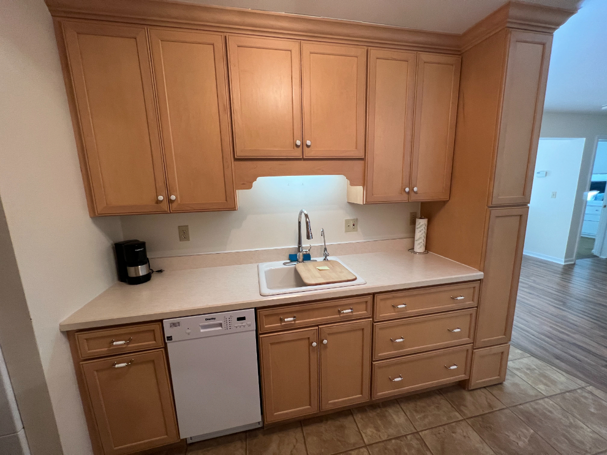 Turn-Key Condo - in Super-Convenient Burlington Location - Photo 4