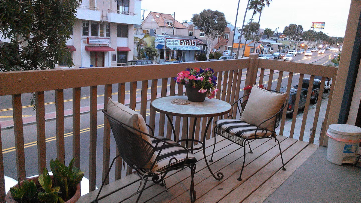 Just Walk to the Beach - Second Floor - Photo 2