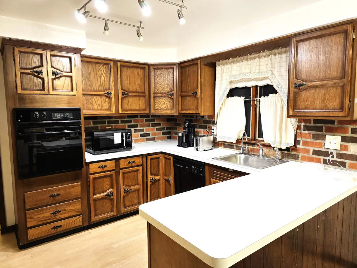 Buffalo/  Williamsville 4 bedroom 2.5 bathrooms entire house - Photo 6