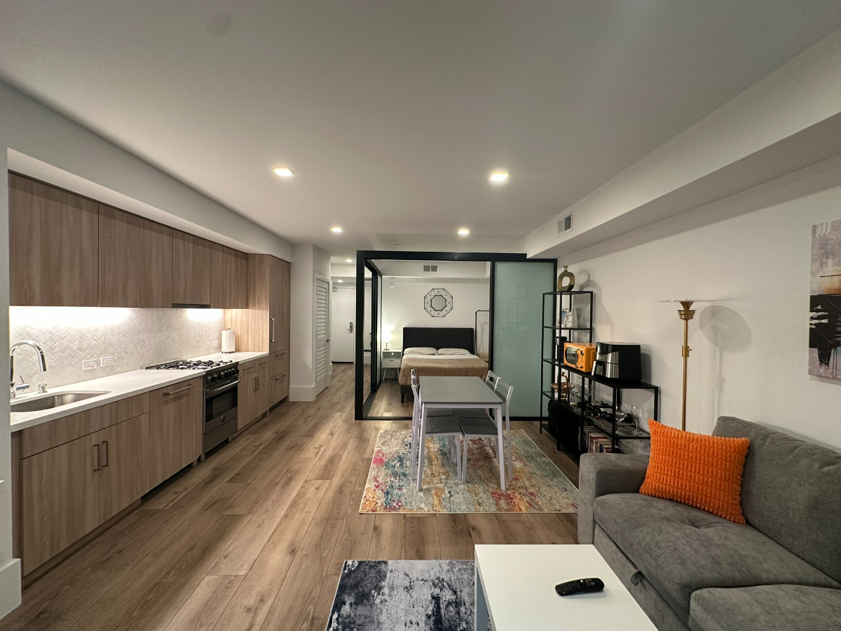 Urban Elegance Meets Modern Comfort in SoMa - Photo 6