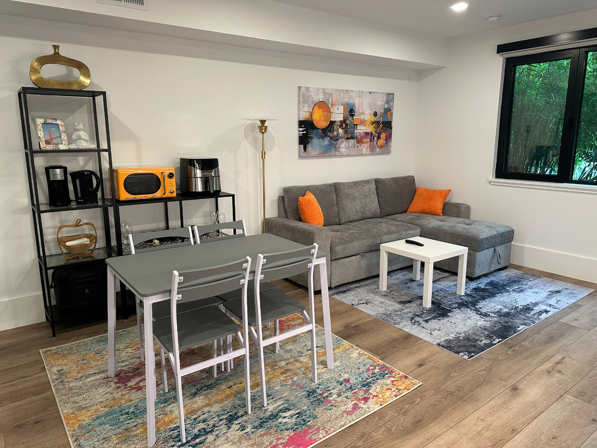 Urban Elegance Meets Modern Comfort in SoMa - Photo 5