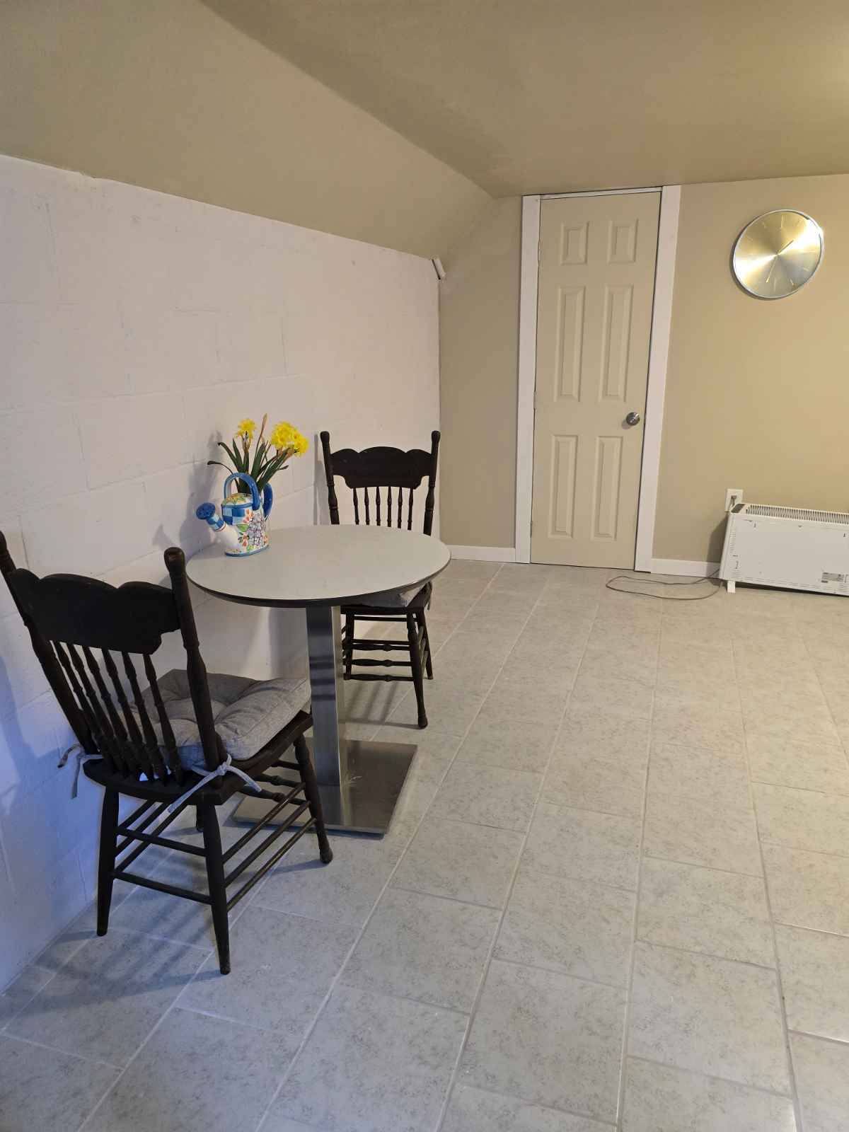 Charming Loft with Open Space, Living Room & Parking - Photo 4