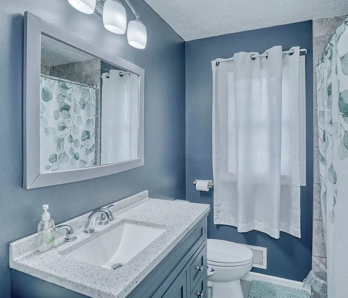 Rochester Rest & Nest , Perfect for Travel Nurses  1-Minute to RGH  Private TV Room  High-Speed Wi-F - Photo 7