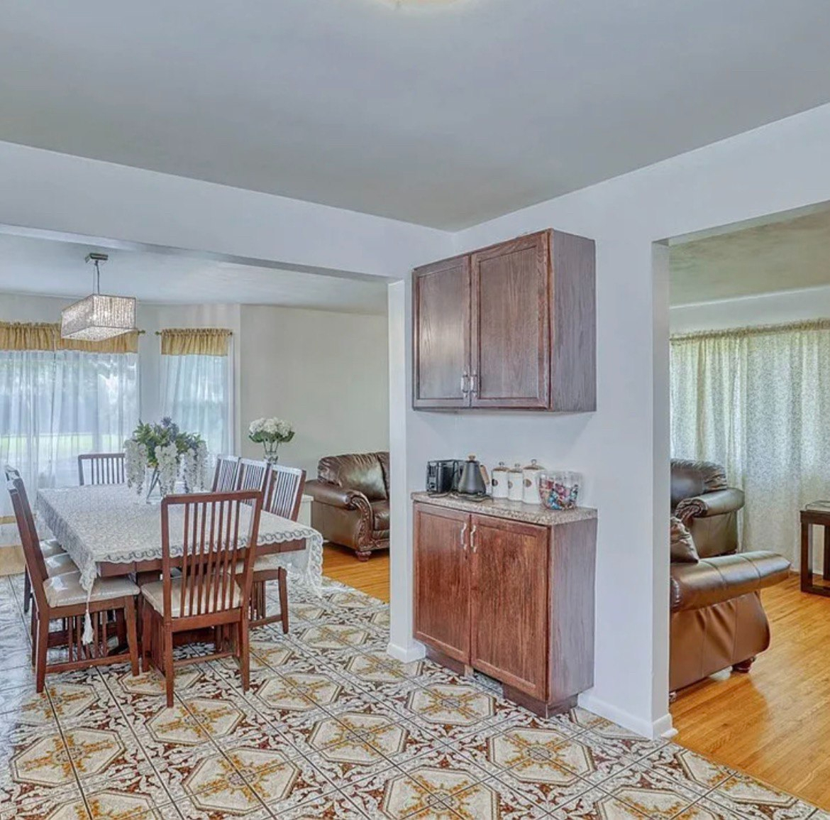 Rochester Rest & Nest , Perfect for Travel Nurses  1-Minute to RGH  Private TV Room  High-Speed Wi-F - Photo 8