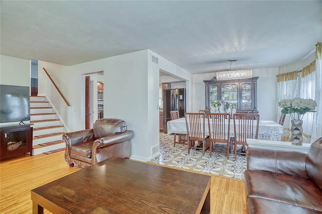 Rochester Rest & Nest , Perfect for Travel Nurses  1-Minute to RGH  Private TV Room  High-Speed Wi-F - Photo 9