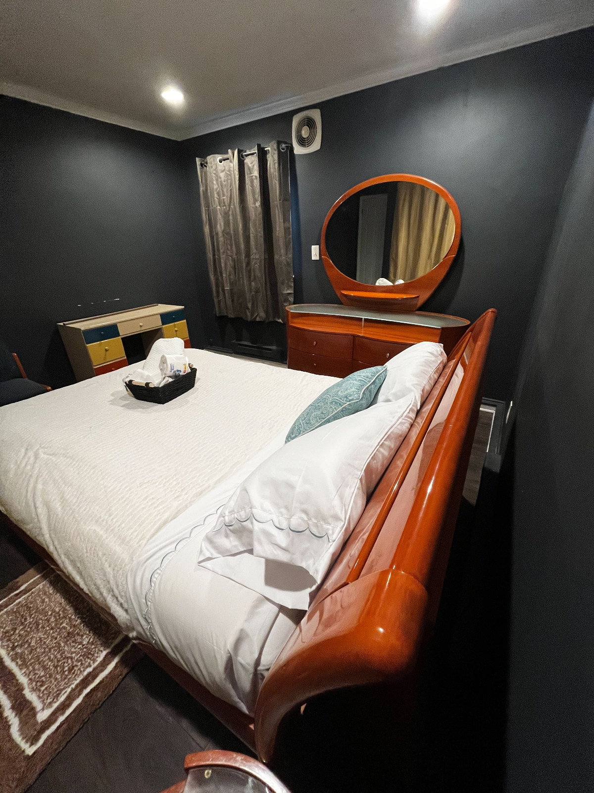Rochester Rest & Nest , Perfect for Travel Nurses 1-Minute to RGH Private TV Room High-Speed Wi-F - Photo 3
