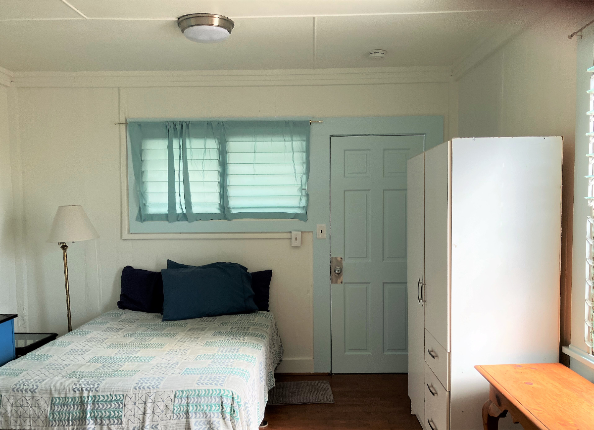 Studio Cottage with Kichenette & Bathroom in Wailuku