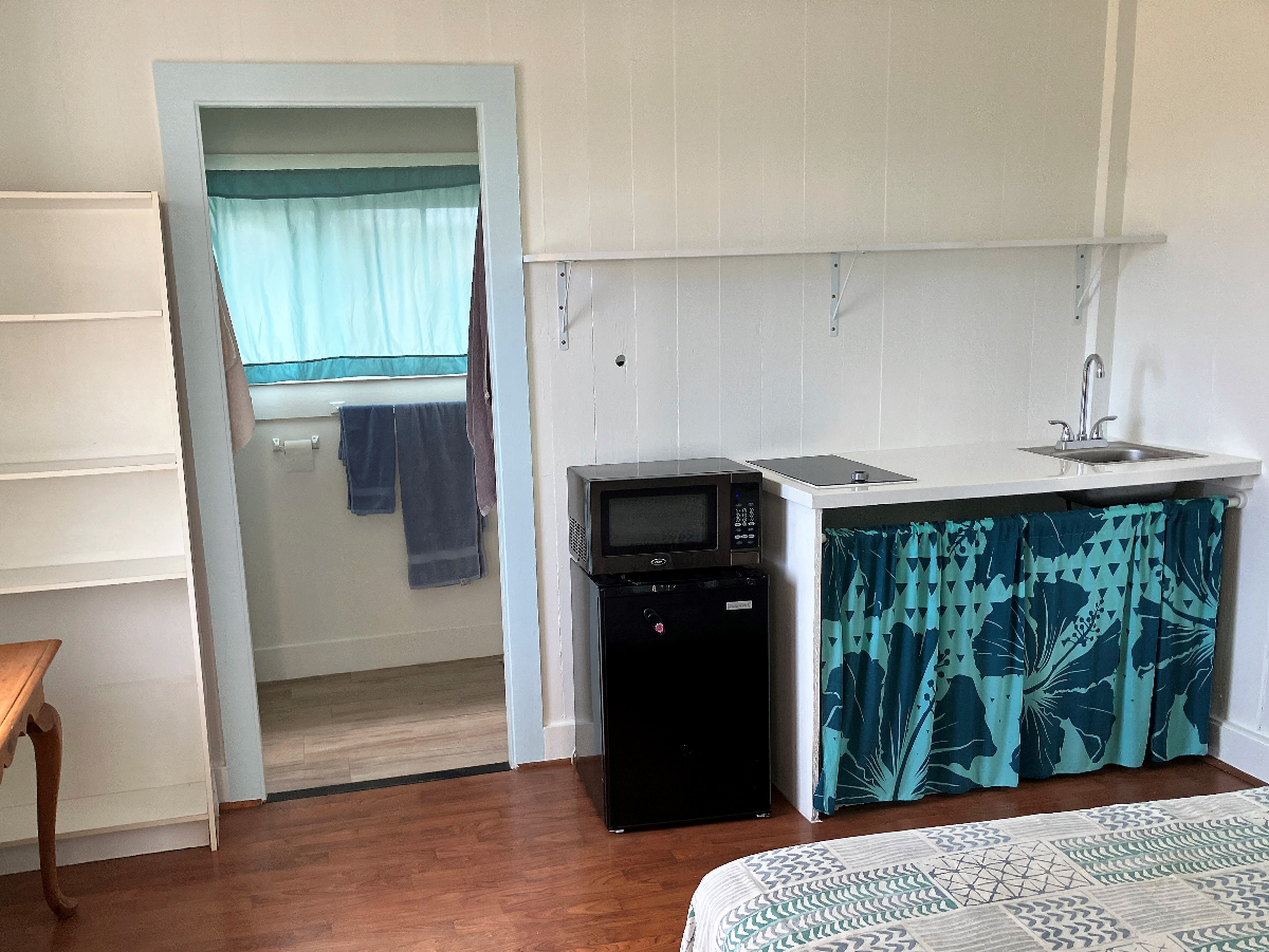 Studio Cottage with Kichenette & Bathroom in Wailuku - Photo 2