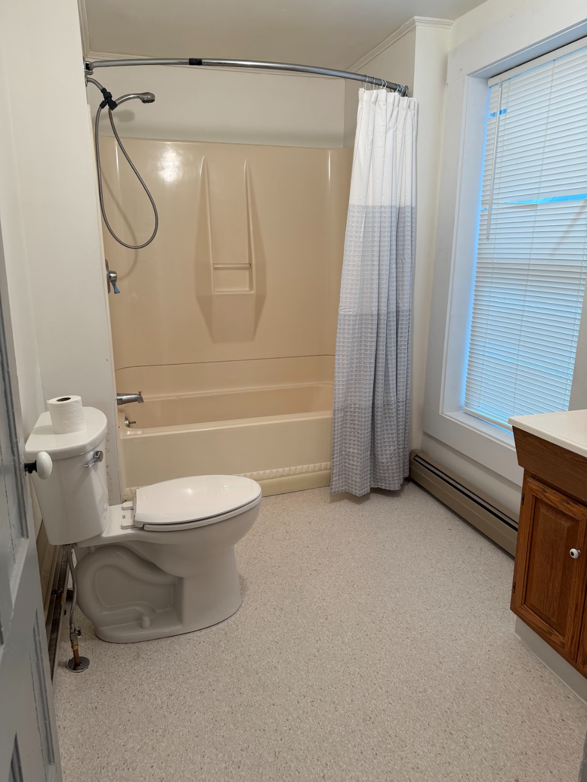 2 Bedroom 1 bath Apartment - Photo 9