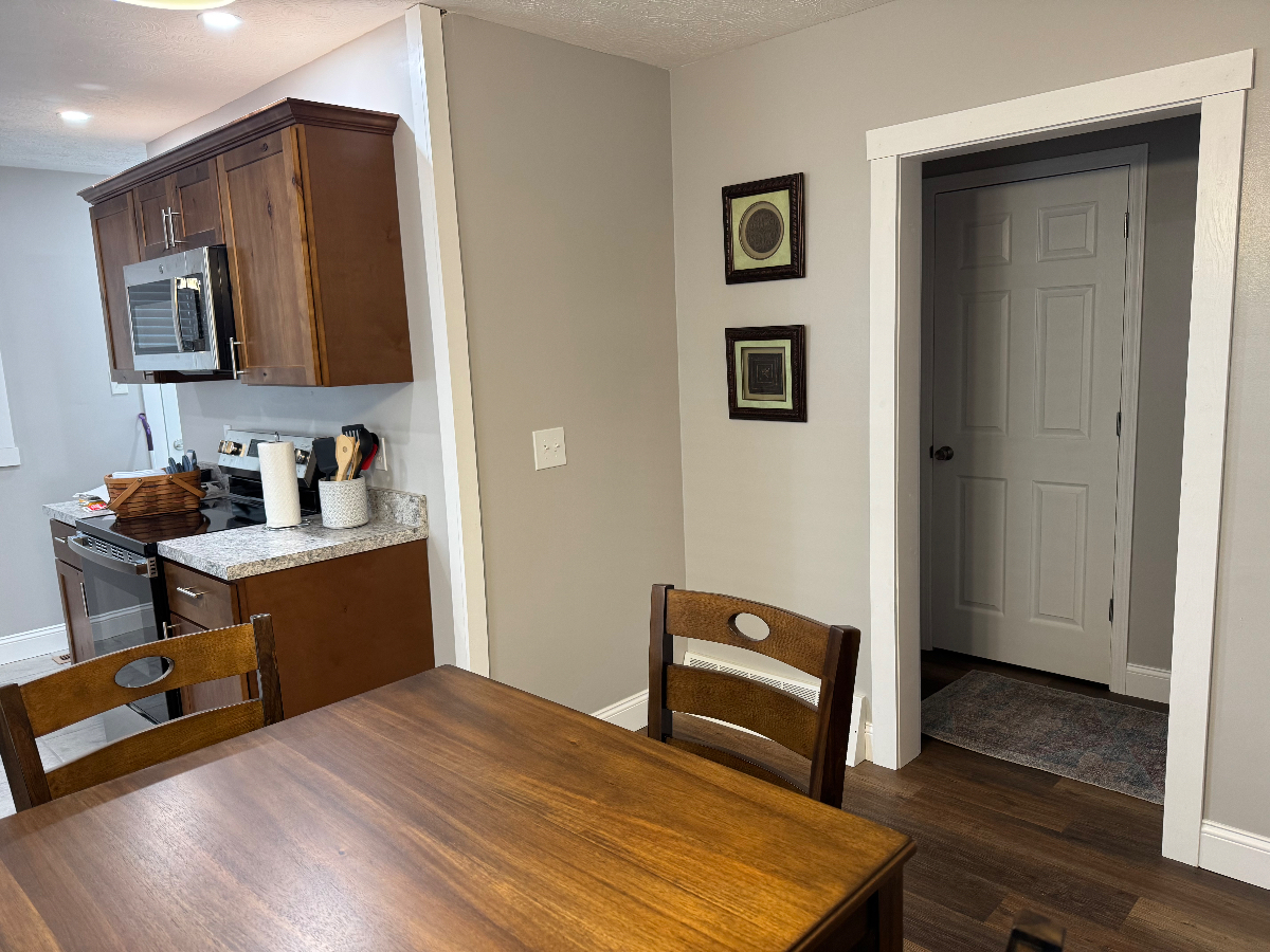 Convenient 2bed/1bath house near hospitals - Photo 1