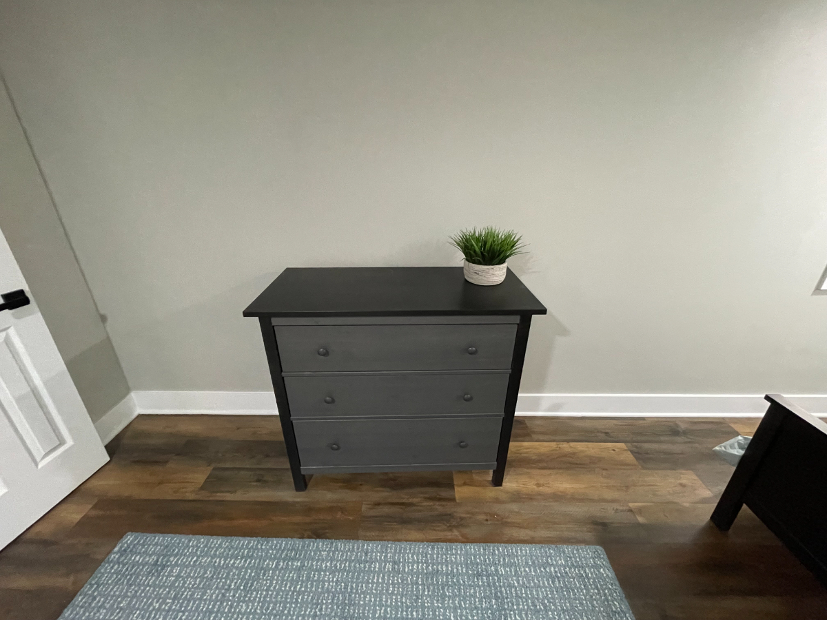 Private Basement Unit Near Downtown - Photo 9
