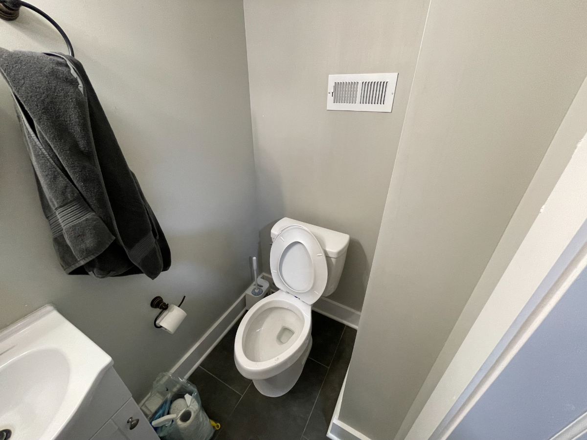 Private Basement Unit Near Downtown - Photo 10