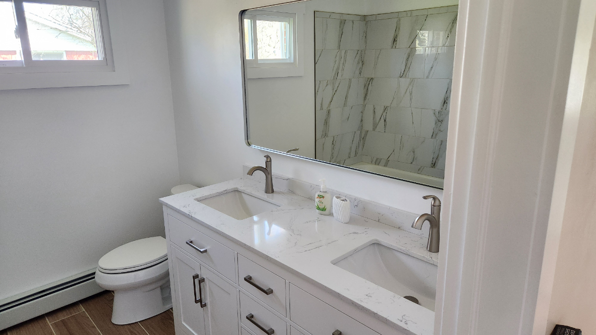 Gorgeous 3 bedroom ranch. - Photo 11