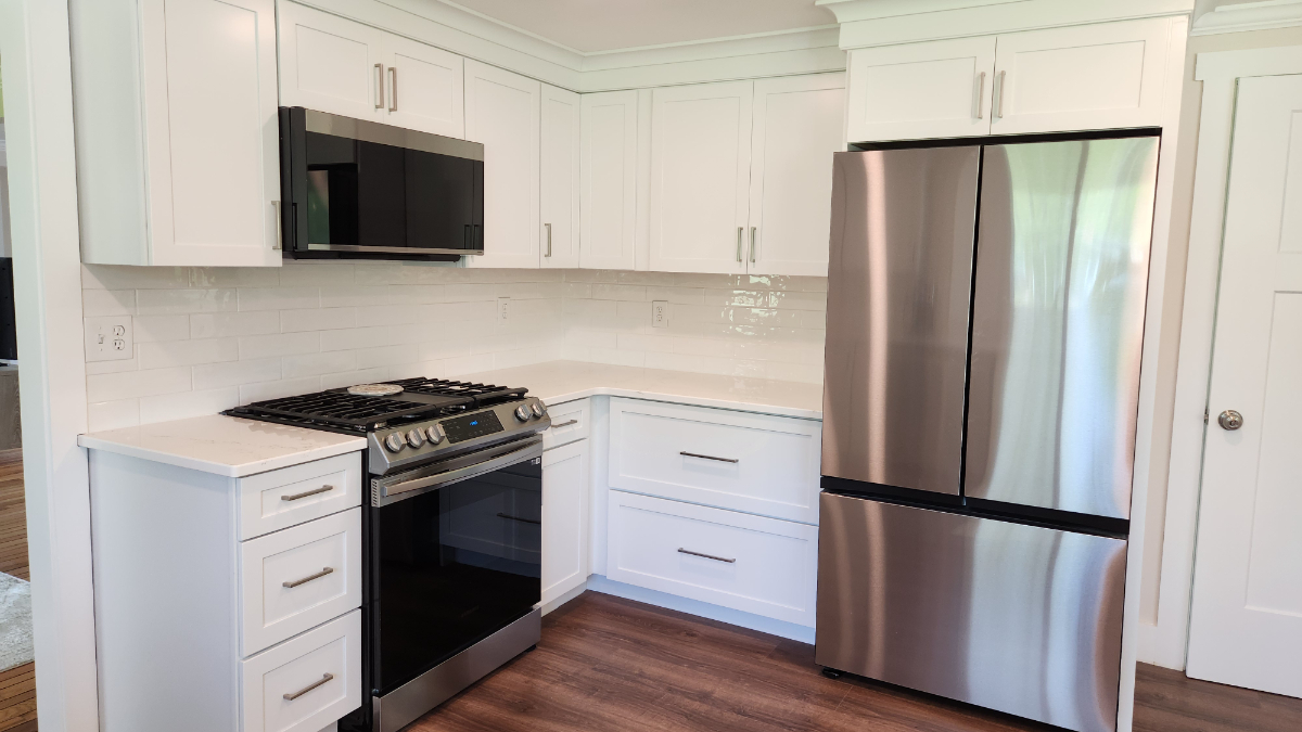 Gorgeous 3 bedroom ranch. - Photo 7